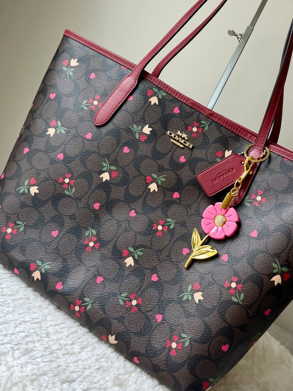 Coach City Tote Bag In Signature Canvas With Heart Petal Print and charm - Picture 5 of 12